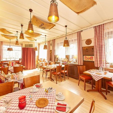 Hotel Zum Dicken Baum Mayen Bagian luar foto
