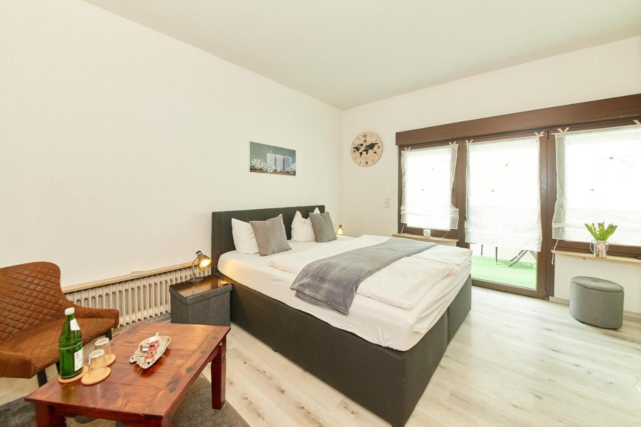 Hotel Zum Dicken Baum Mayen Bagian luar foto